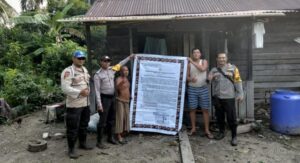 Polsek Pulau Maya Karimata Gencarkan Sosialisasi Dan Patroli Cegah Karhutla Polisi Berikan Himbauan