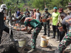 TMMD 118 Kodim 0613 Ciamis, Bangun Rabat Beton Jalan Mencapai 45%.