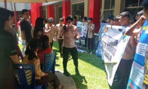 Sosialisasi Aplikasi Polri Super APP dan E-RNM di SMK N 3 Manado