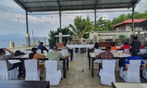 Bawaslu Kota Manado Gelar Rapat Koordinasi Pengawasan Pemilu di Bigfish Resto