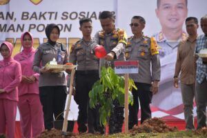 Kapolres Kampar Ikuti Kegiatan Daring Bakti Kesehatan, Bakti Sosial dan Penanaman Pohon oleh SSDM Polri.