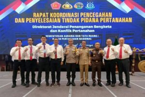 Target Penyelesaian Tindak Pidana Pertanahan Tercapai, Kapolda Sulut Terima Pin Emas dari Menteri ATR/BPN RI