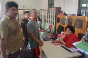 Pencuri Pengait Besi PT KAI Diserahkan ke Kejari Siantar