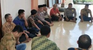 Ciptakan Harkamtibmas Kapolsek Laksanakan Jum’at Curhat