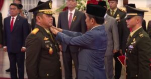 Jokowi Lantik Letnan Jendral TNI Maruli Simanjuntak Sebagai KSAD.