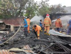 Rumah Kontruksi Kayu Milik J Sirait di Maria Jambi Ludes Terbakar