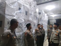 Polres Kuansing Siagakan Personil Pengamanan Gudang Logistik KPU.