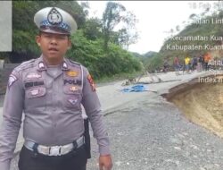 Jalan Lintas Tengah Riau Sumbar Terancam Extrim Akibat Longsor.
