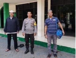 Personel Polresta Manado Tingkatkan Keamanan dengan Program “Paja Somat” di Masjid Selama Sholat Jumat