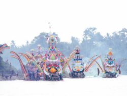Seni Budaya Festival Perahu Baganduang Kuantan Mudik Dihadiri Ribuan Warga.