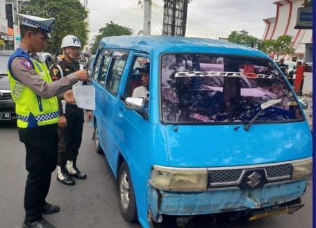 Operasi Kelayakan Jalan Angkot di Kota Manado: Dishub, TNI, dan Polri Tindak Pelanggaran