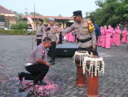 53 Anggota Polresta Sidoarjo Dapat Kado Kenaikan Pangkat di Hari Bhayangkara Ke-78