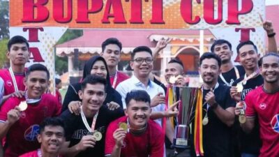 Pj Sekda Kuansing Dr. H. Fahdiansyah, SpOG Tutup Open Turnamen Bupati Cup 2024