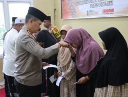 Kapolres Pidie Jaya Pimpin Binrohtal dan Santunan Anak Yatim: Penguatan Spiritualitas dan Empati Sosial Personel Polri