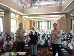 Polsek Bekasi Utara bersama Bhabinkamtibmas Penyuluhan dan Himbauan Stop Tawuran di SMAN 4 Kota Bekasi