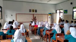 Polres Metro Bekasi Gelar Pembinaan dan Penyuluhan di SMAN 2 Cibitung dalam Program “Mahasiswa Mengajar Polda Metro Jaya”